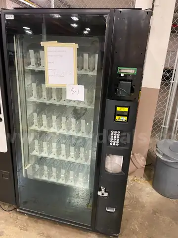Dixie-Narco Vending Machine, Model DN3800-4
