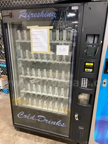 Dixie-Narco Vending Machine, Model DN5800