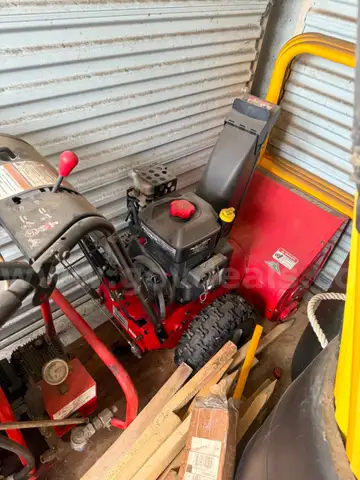 Snapper Snow Blower, Model I75246E
