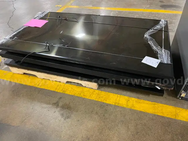 Lot of (5) Large TVs