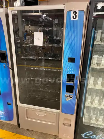 Crane Merchant Media 4 Vending Machine, Model 186D