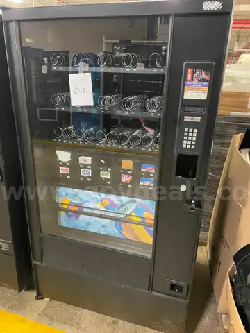 AP Snack &#x26; Pop Vending Machine, Model Studio 4