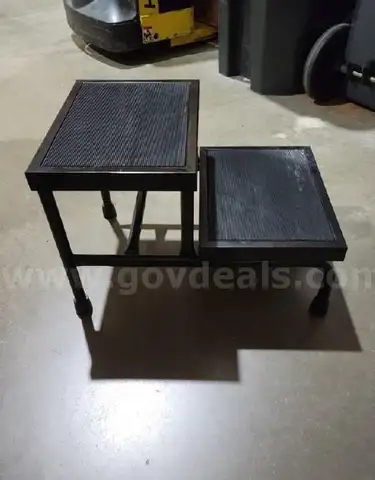 Lot of (4) Metal Stools &#x26; (4) Dust Pans