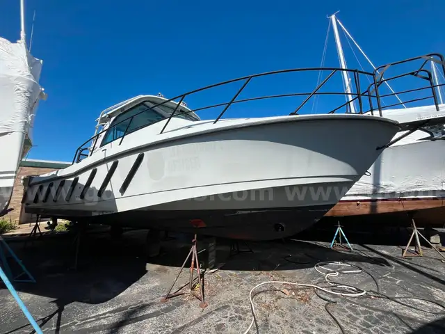 2011 Boston Whaler 350 Challenger