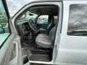 2017 GMC Savana 2500 Passenger VAN, 4.8L V8