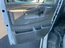 2017 GMC Savana 3500 Passenger VAN, 4.8L V8