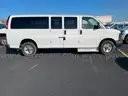 2017 GMC Savana 3500 Passenger VAN, 4.8L V8