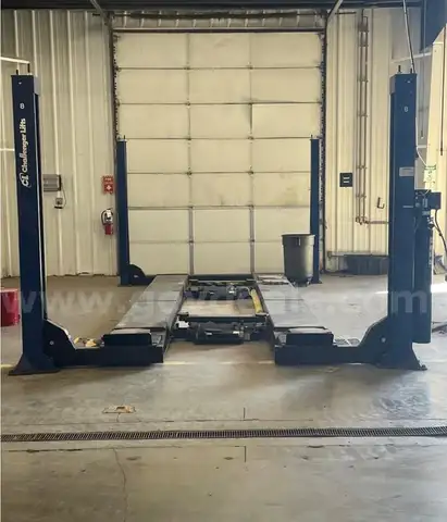 Challenger Alignment Rack/Vehicle Lift