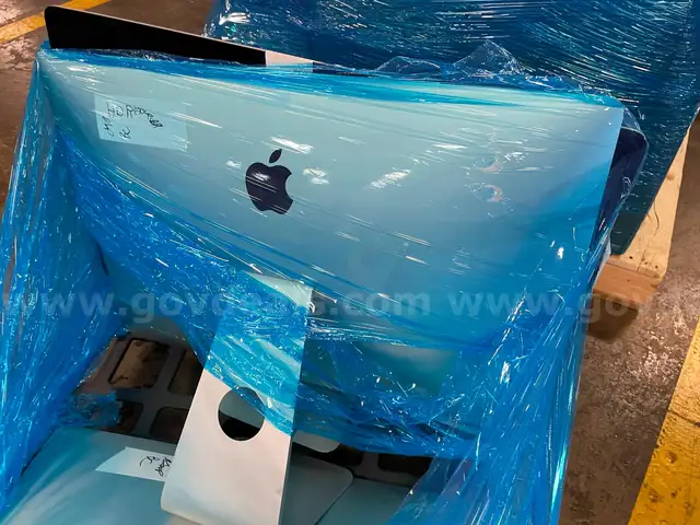 Lot of (5) Apple Computer Monitors