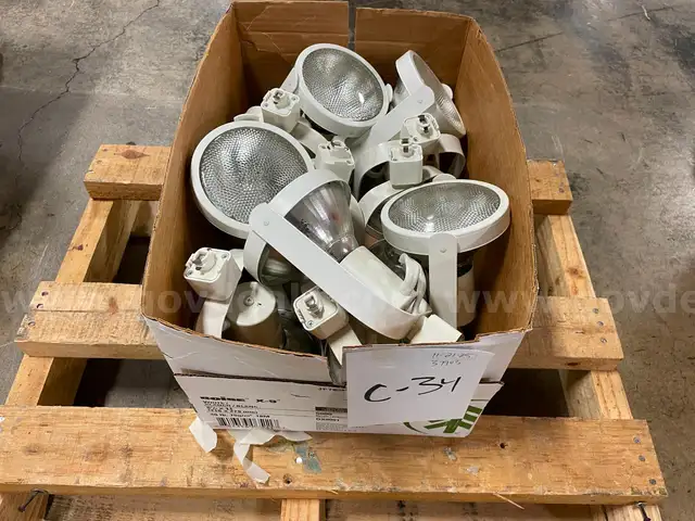 Lot of Canister Track Spotlights