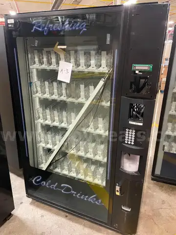 Dixie-Narco Vending Machine, Model DN5800-6