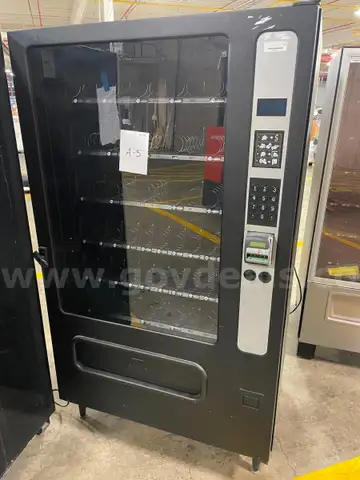 USI Mercato Vending Machine, Model 3535