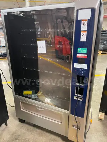 Crane Merchant Media 6 Vending Machine, Model 472D