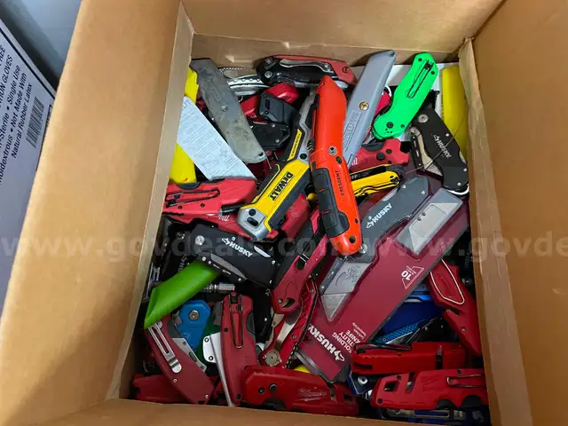 Lot of Misc. Box Cutters & Carpenter Knives