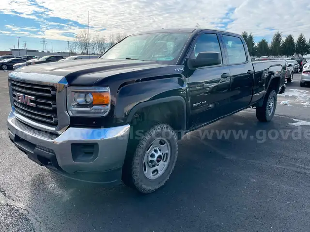 2017 GMC Sierra 2500HD CREW CAB 4WD PICKUP 4-DR, 6.0L V8