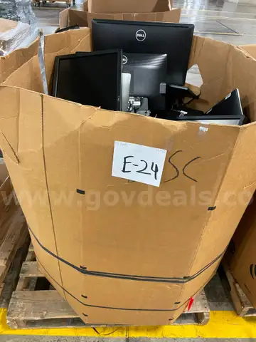 Lot of Various PC Monitors