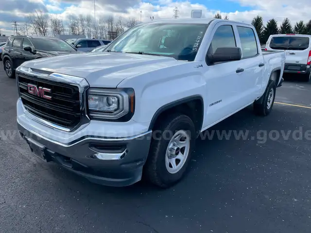 2017 GMC Sierra 1500 CREW CAB 4WD PICKUP 4-DR, 4.3L V6