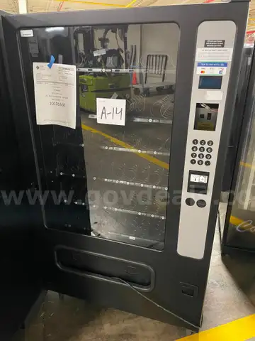 USI Mercato Vending Machine Model 3535