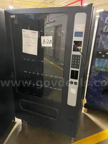 USI Mercato Vending Machine Model 3535