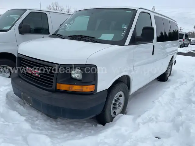 2014 GMC Savana 2500 Passenger VAN, 6.0L V8