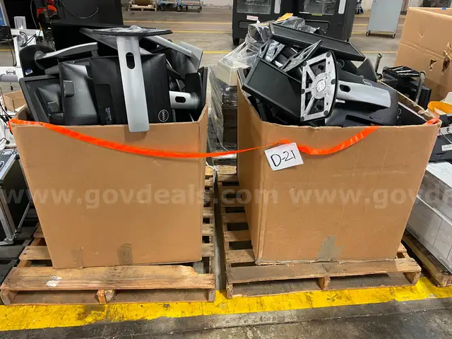 Lot of Various Dell PC Monitors