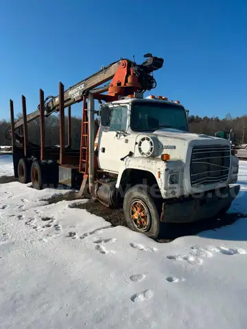 1995 Ford LNT9000 with Prentice 120E Log Loader, 10.0L L6 DIESEL