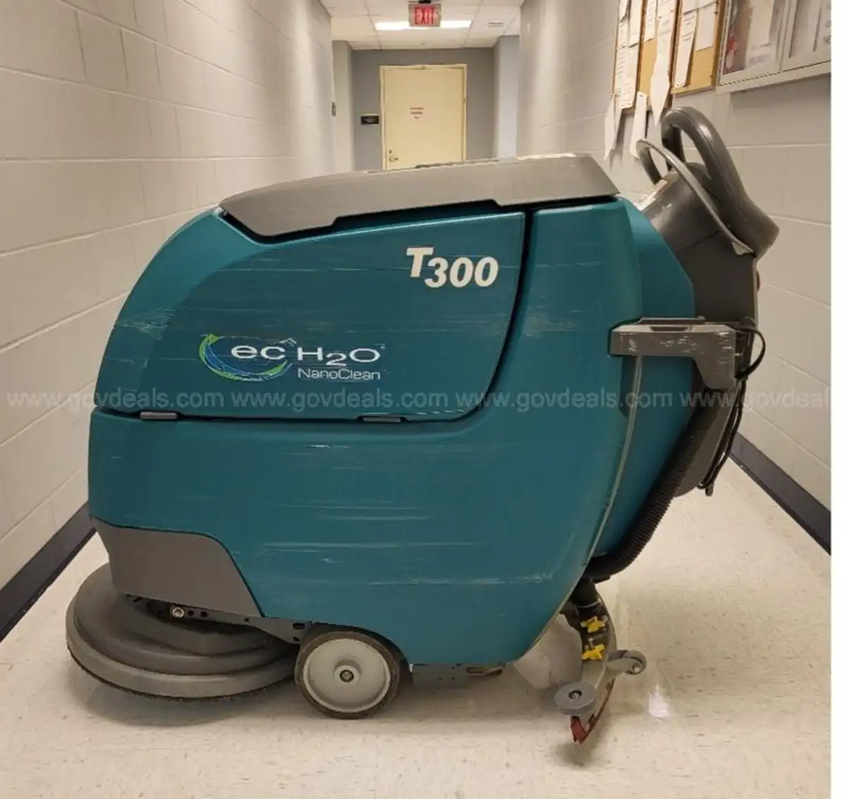 Tennant T300 Floor Scrubber AllSurplus