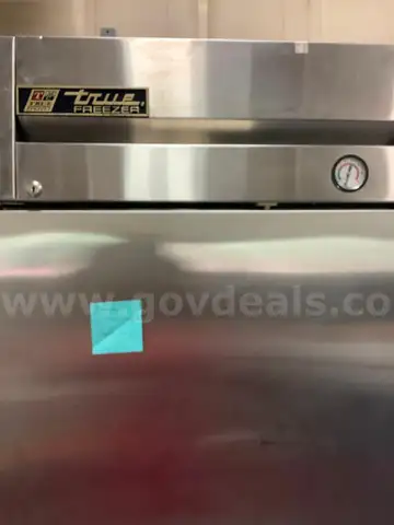 Freezer - 1 item - True T-23F HC 23