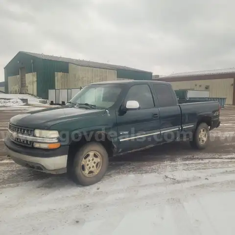 2001 Chevrolet Silverado 1500 Ext. Cab Short Bed 4WD