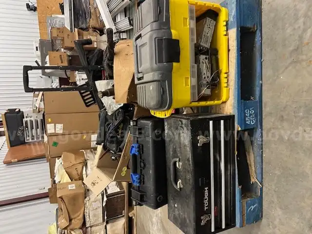 pallet of miscellaneous items
