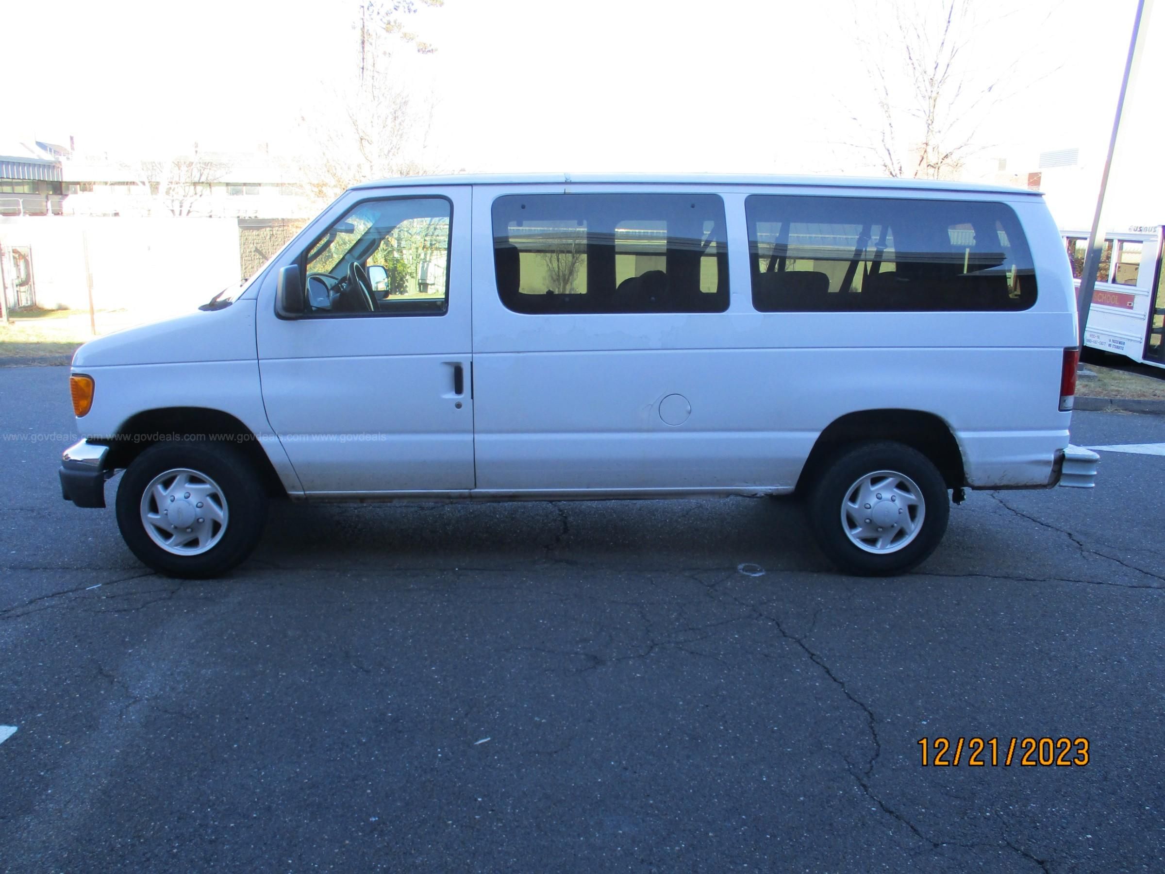 2006 Ford Econoline E-350 XL Super Duty | GovDeals