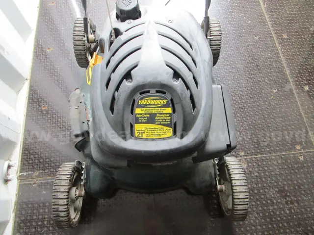 Yardworks 173cc Push Lawnmower