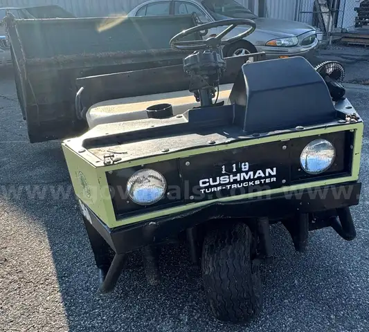 1989 Cushman Turf-Truckstar 530 Fairway Sprayer
