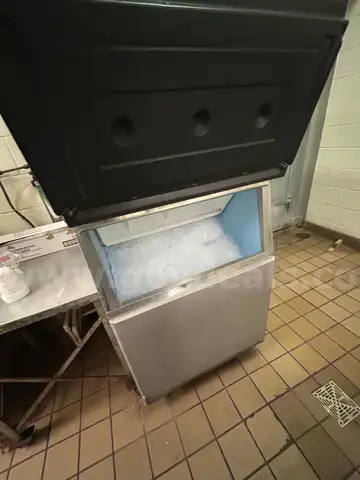 Hoshizaki Ice Machine and Bin