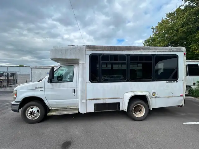 2011 Ford Econoline E-350 Super Duty