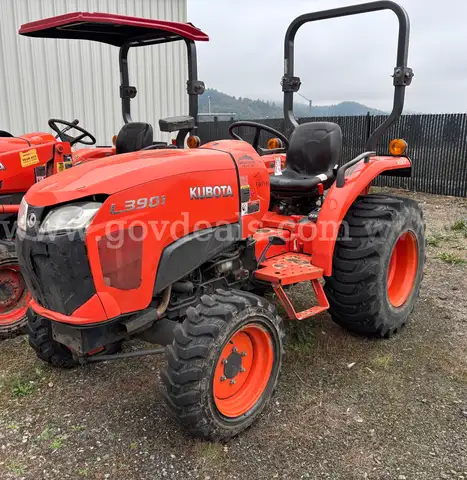 Kubota L3901D Tractor