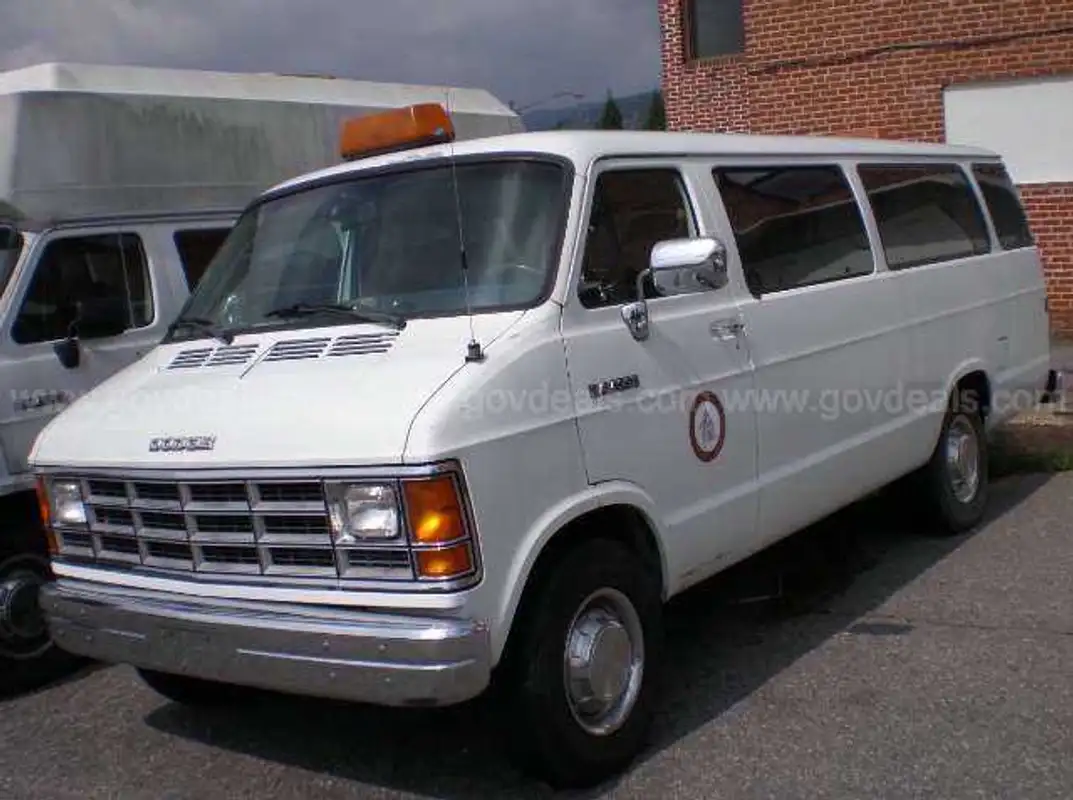 1990 Dodge Dodge Passenger Vans 1992 Dodge Grand Caravan Cargo Van