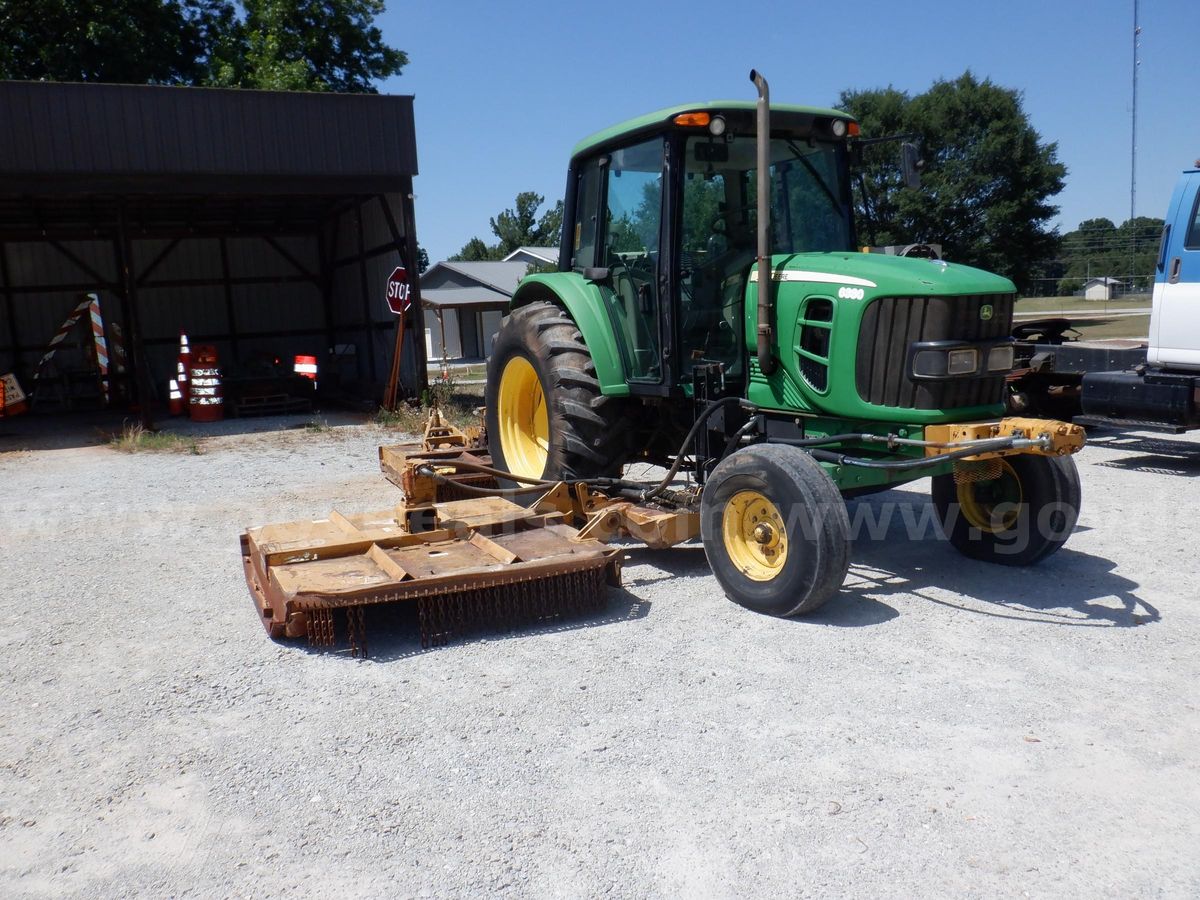 2011 JOHN DEERE TRACTOR WITH 2 MOWERS | GovDeals