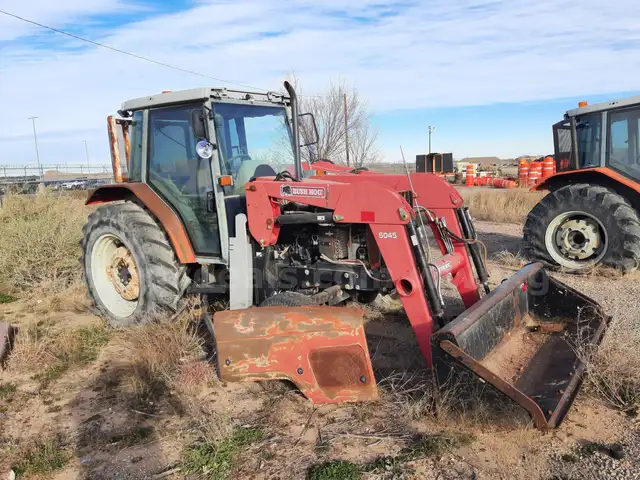1998 Massey Furguson Model 4245