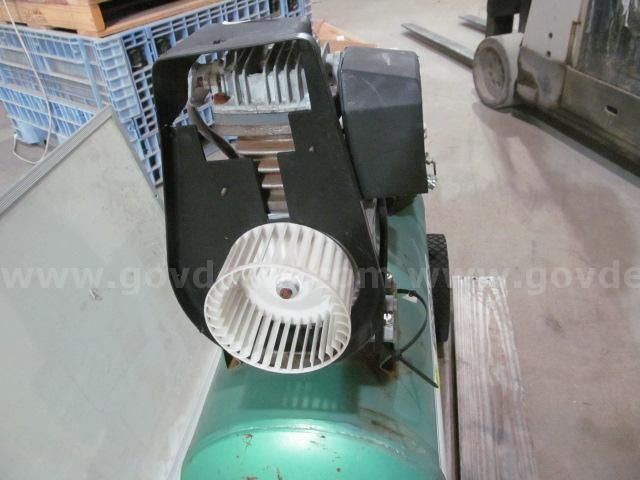 Speedaire 5Z034A-1 2 HP Wheelbarrow Type Air Compressor Speedaire 5Z034A-1 2 HP Wheelbarrow Type Air Compressor