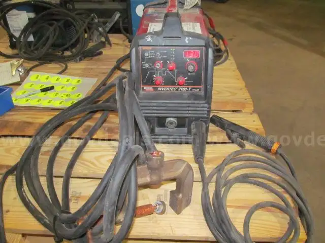 Lincoln Electric Invertec V160 Portable Welding Machine with Leads