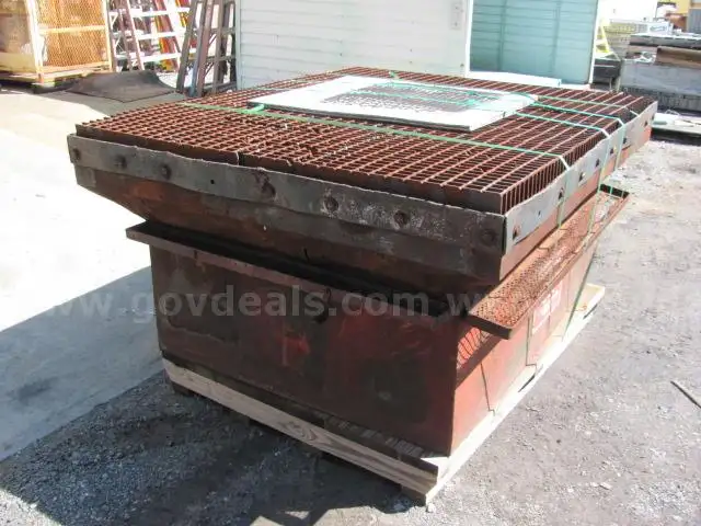 6&#x27;x5&#x27; Welding/Cutting Table  with Bar Grate Top