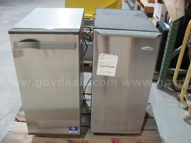 Lot of 2 ea Ice Machines