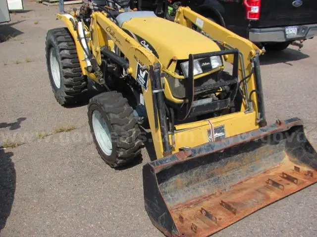 2005 Challenger MT-255B Tractor with Loader Bucket