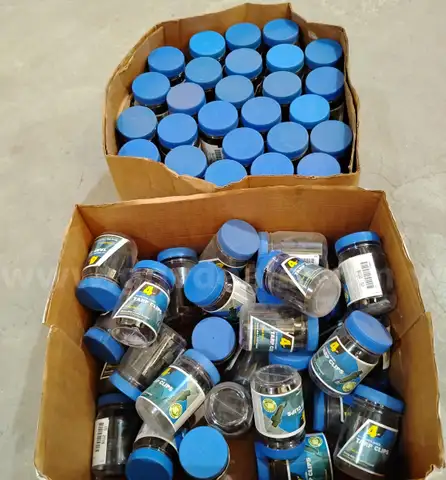 Lot of 340 Highland Heavy-Duty Tarp Clips (85 Containers)