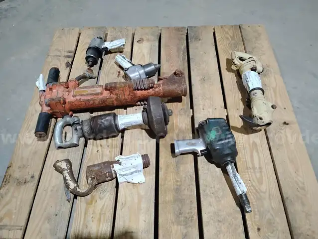 1 Pallet Lot of  Misc Pneumatic Tools / 7 Pieces