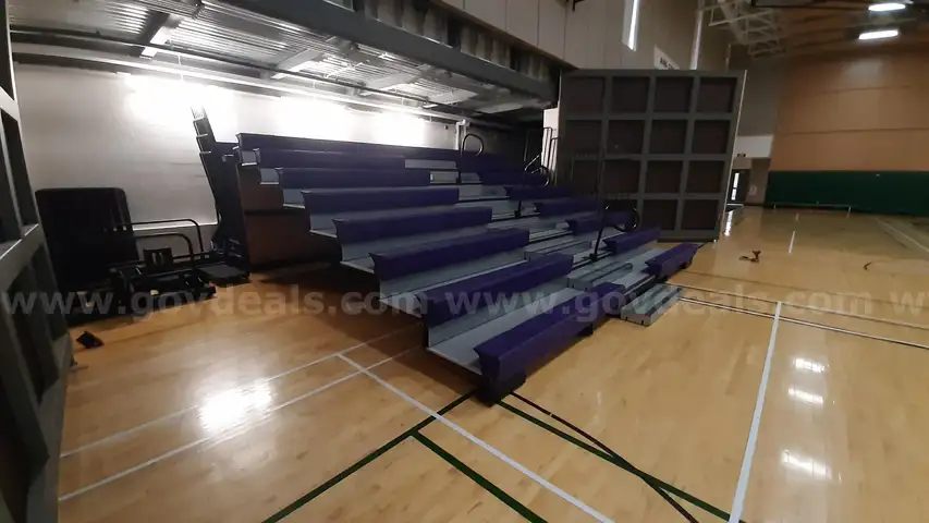 Grandstands / Bleachers