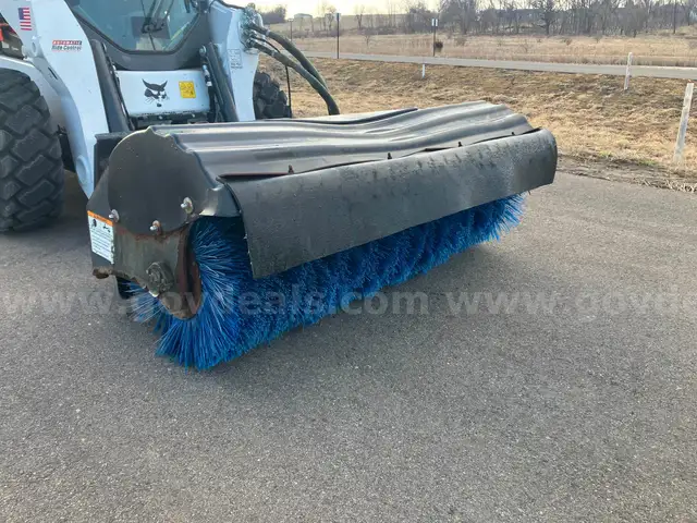 2002 Bobcat Angle Sweeper Broom