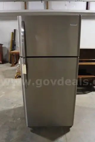 REFRIGERATOR, FRIGIDAIRE
