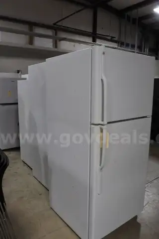 REFRIGERATORS, LOT OF 3